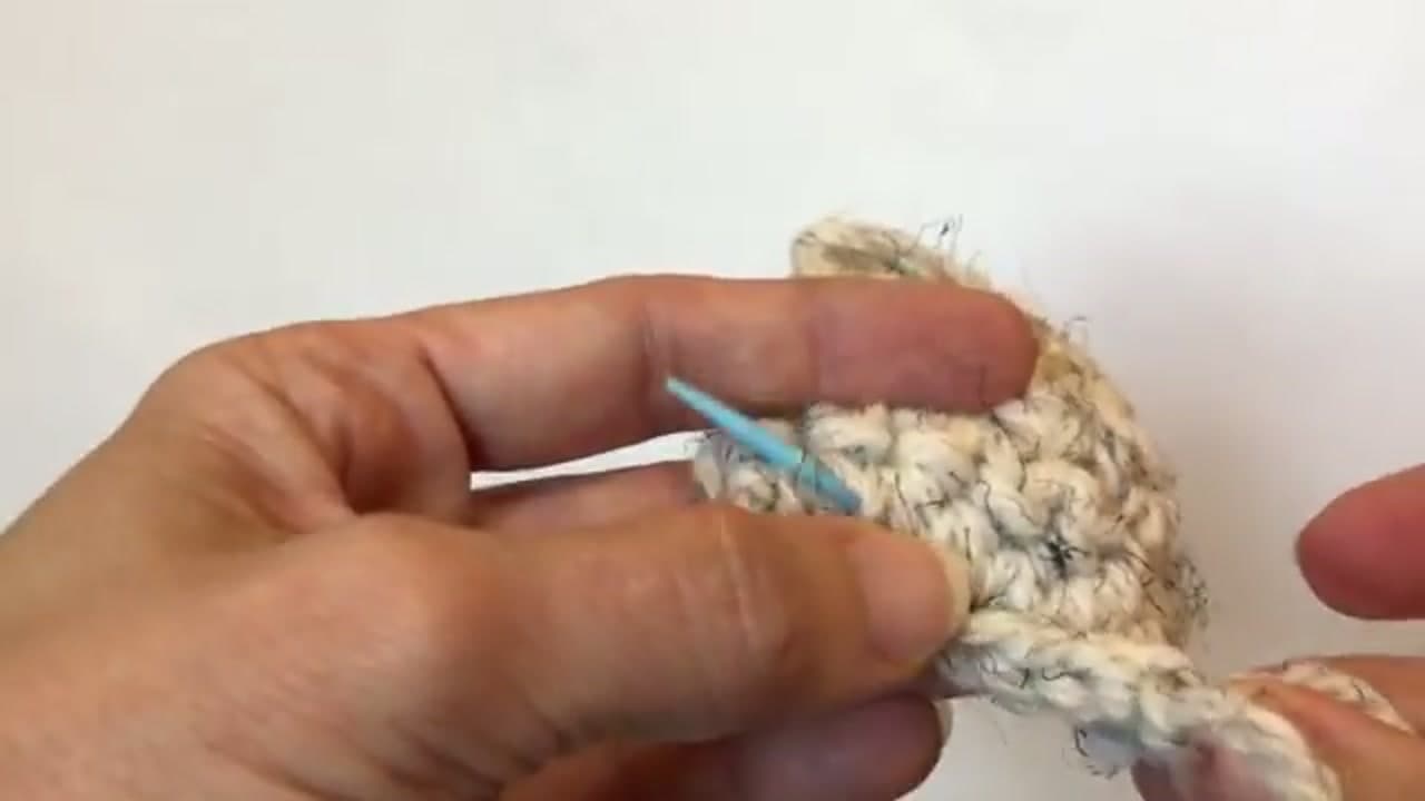How to Fasten Off Crochet (the Beginner-Friendly Way)